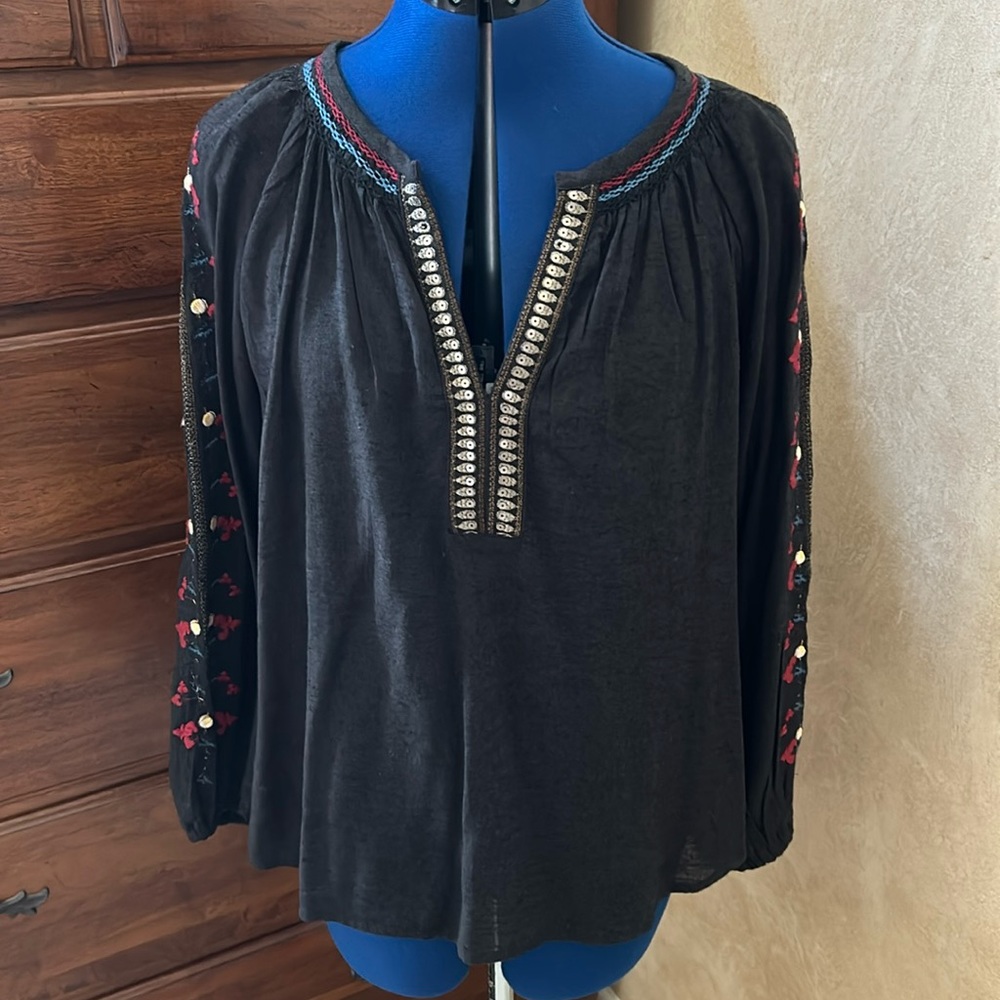 NWOT Velvet by Graham black cotton gauze peasant blouse.